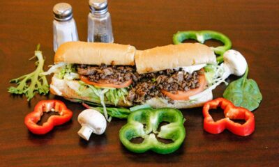 lettuce pepper mushroom sandwich