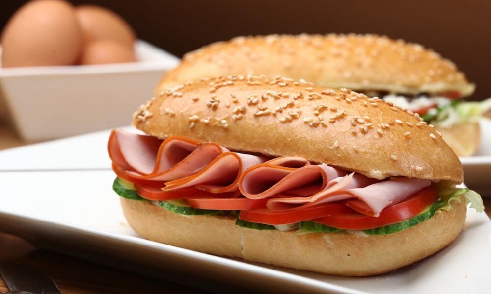 Top 10 Sandwich Franchises Coverimage 1000x600 