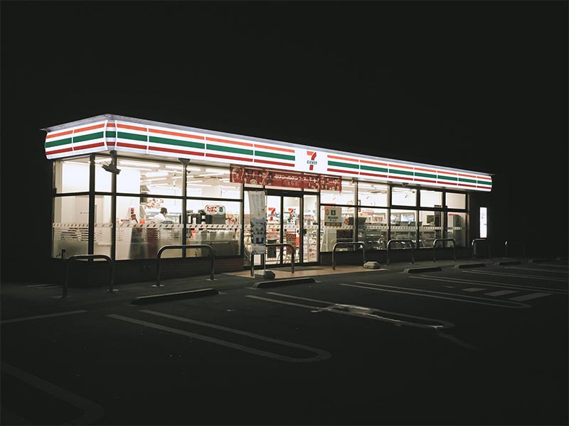 7-eleven store